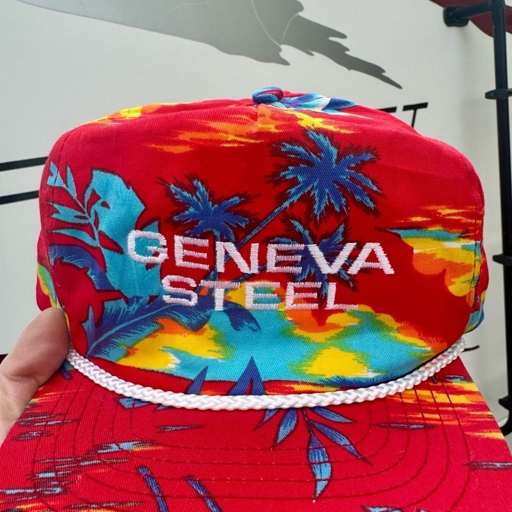 Red vintage trucker hat aop 70s 80s Tropical Cap - Picture 2 of 5
